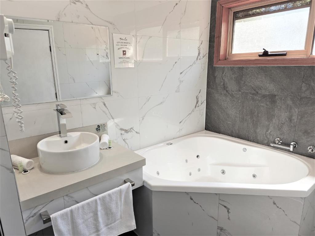 spa-bathroom-2