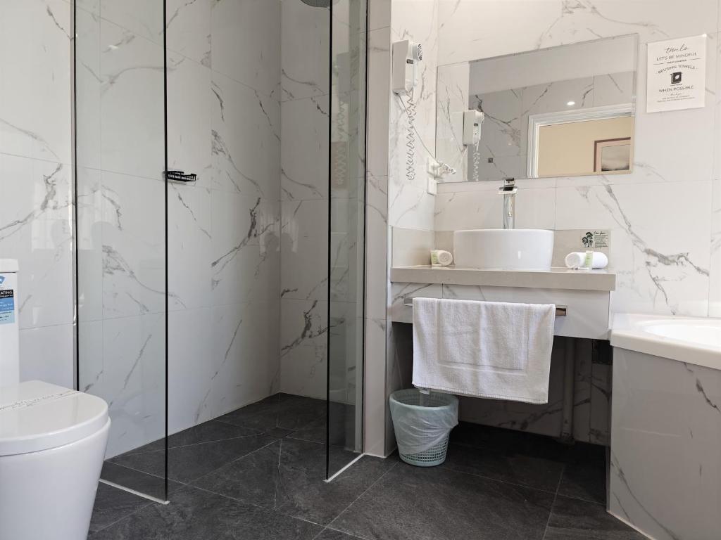 spa-bathroom-2